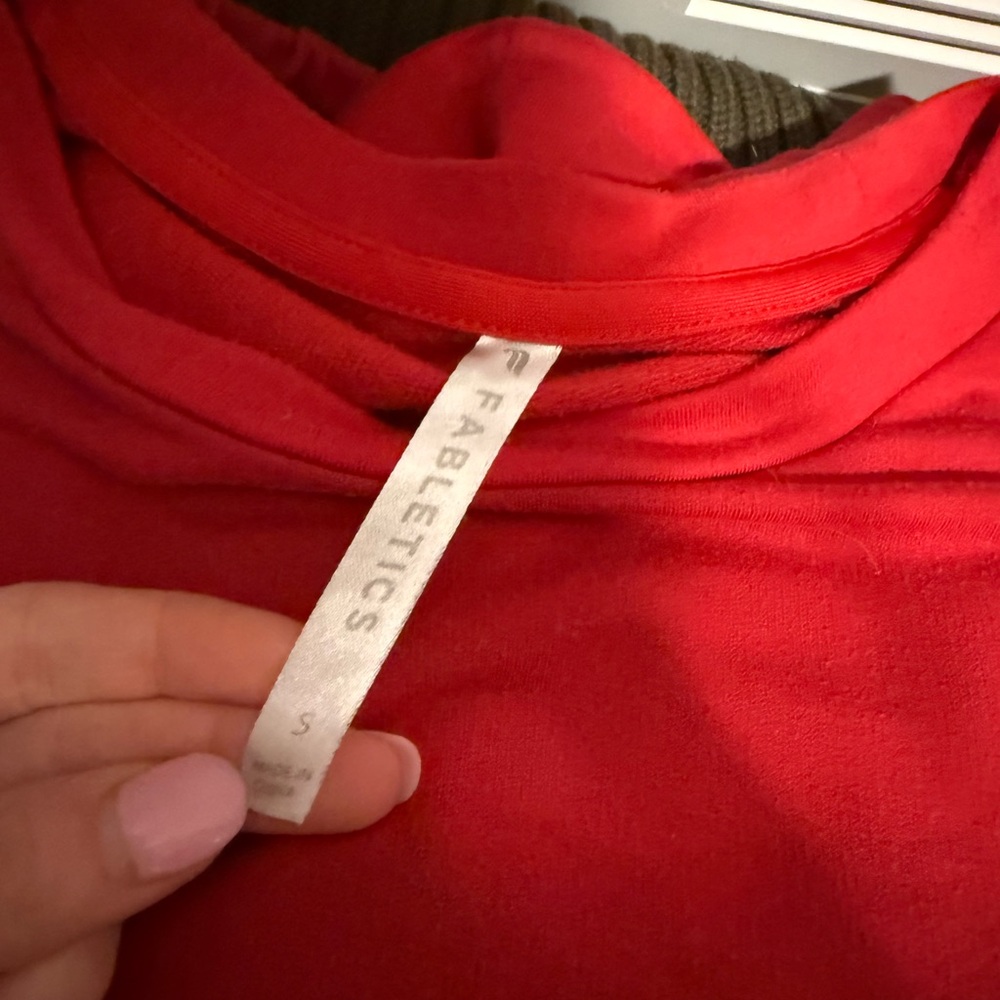 Fabletics lightweight pullover - Picture 5 of 5
